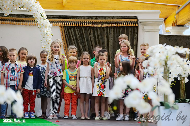 7 июня 2015 года на террасе ресторана Усадьба Ваньковичей состоялся праздник Fashion Sunday от Аrt-Fashion Асаdemy Mademoiselle Adr'i, посвященный окончанию учебного года и наступлению лета.